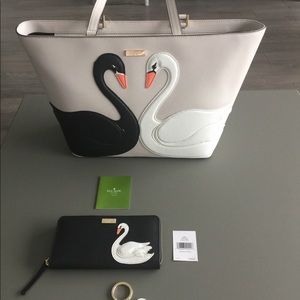 Michael Kors Tote and wallet. Swan collection.